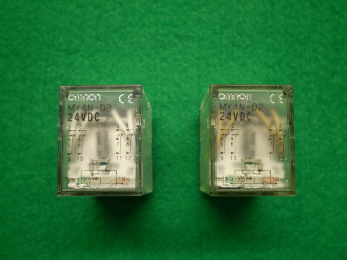 OMRON MY4N-D2 DC24V 動作確認済中古品　その1 _右がリード線変色のNG品