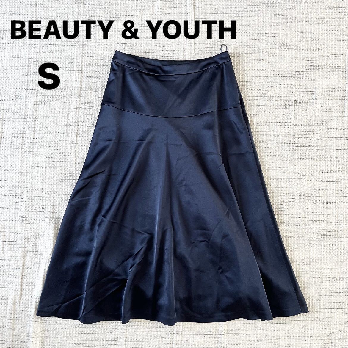 【未使用】BEAUTY&YOUTHサテンフレアスカート S ネイビー