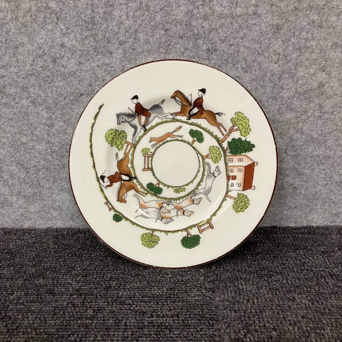 ◆【売り切り】CROWN STAFFORDSHIRE（クラウンスタッフォードシャー）ハンティングシーン プレート 17.8cm_画像1