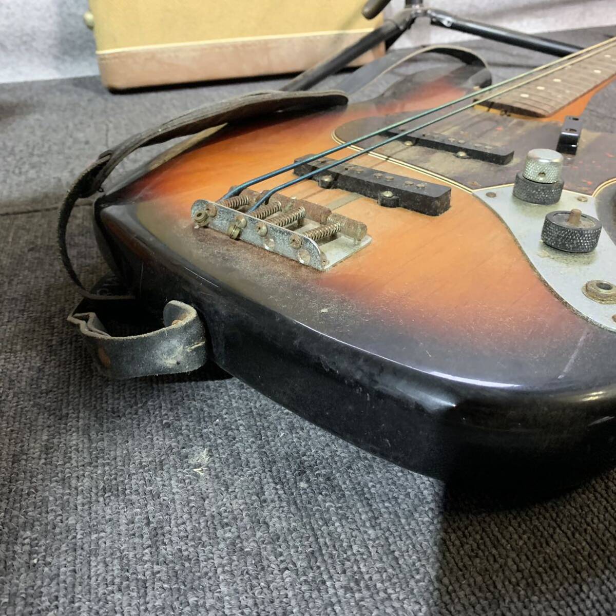 ◯【売り切り】Fender（フェンダー）エレキベース JAZZ BASS TRADE MARK ELECTRIC BASS OFFSET Contour Body ※弦切れ有_画像8