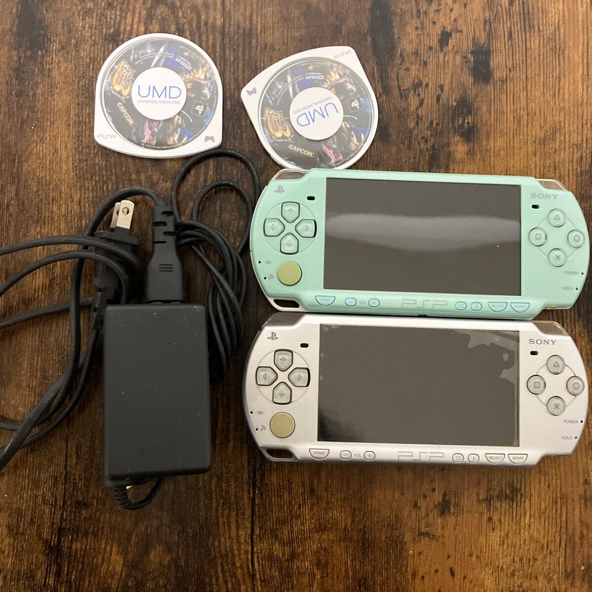 PSP 2000 本体 アダプタ ソフト まとめ売りPlayStation SONY ソニー _画像1