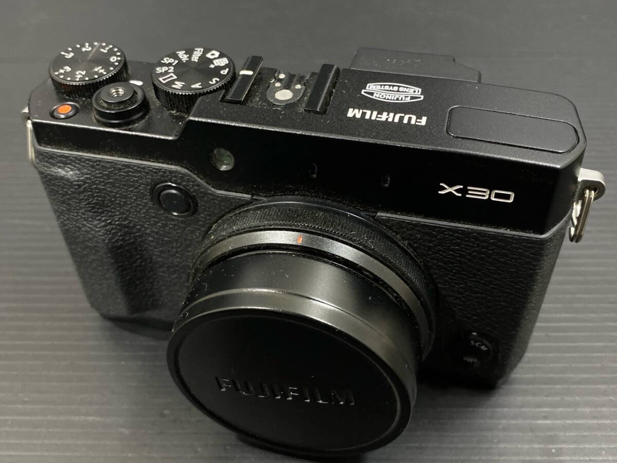 3/007【FUJIFILM】富士フイルム　X30　ブラック　カメラ　ｆ=7.1-28.4㎜　デジタルカメラ　コンパクトデジタルカメラ_画像2