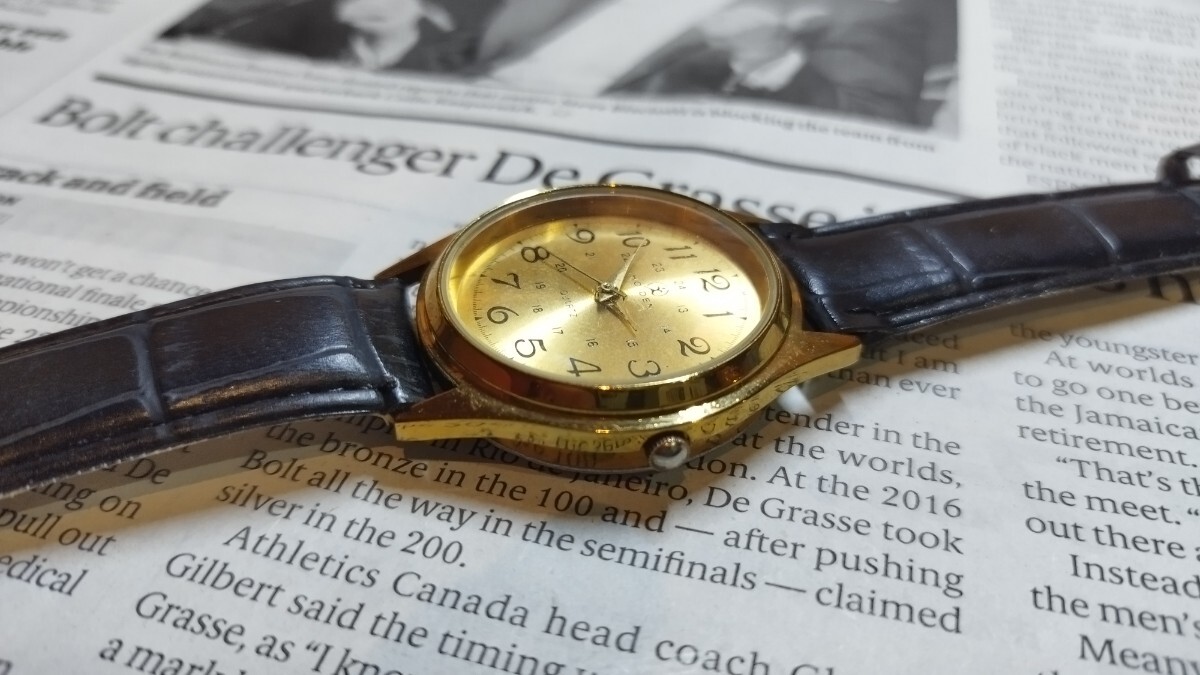 【HOIDEN ミリタリーウォッチ ビンテージウォッチ アンティークウォッチ vintagewatch 当時物 クォーツ時計 クォーツ 昭和レトロ ゴールド_画像4