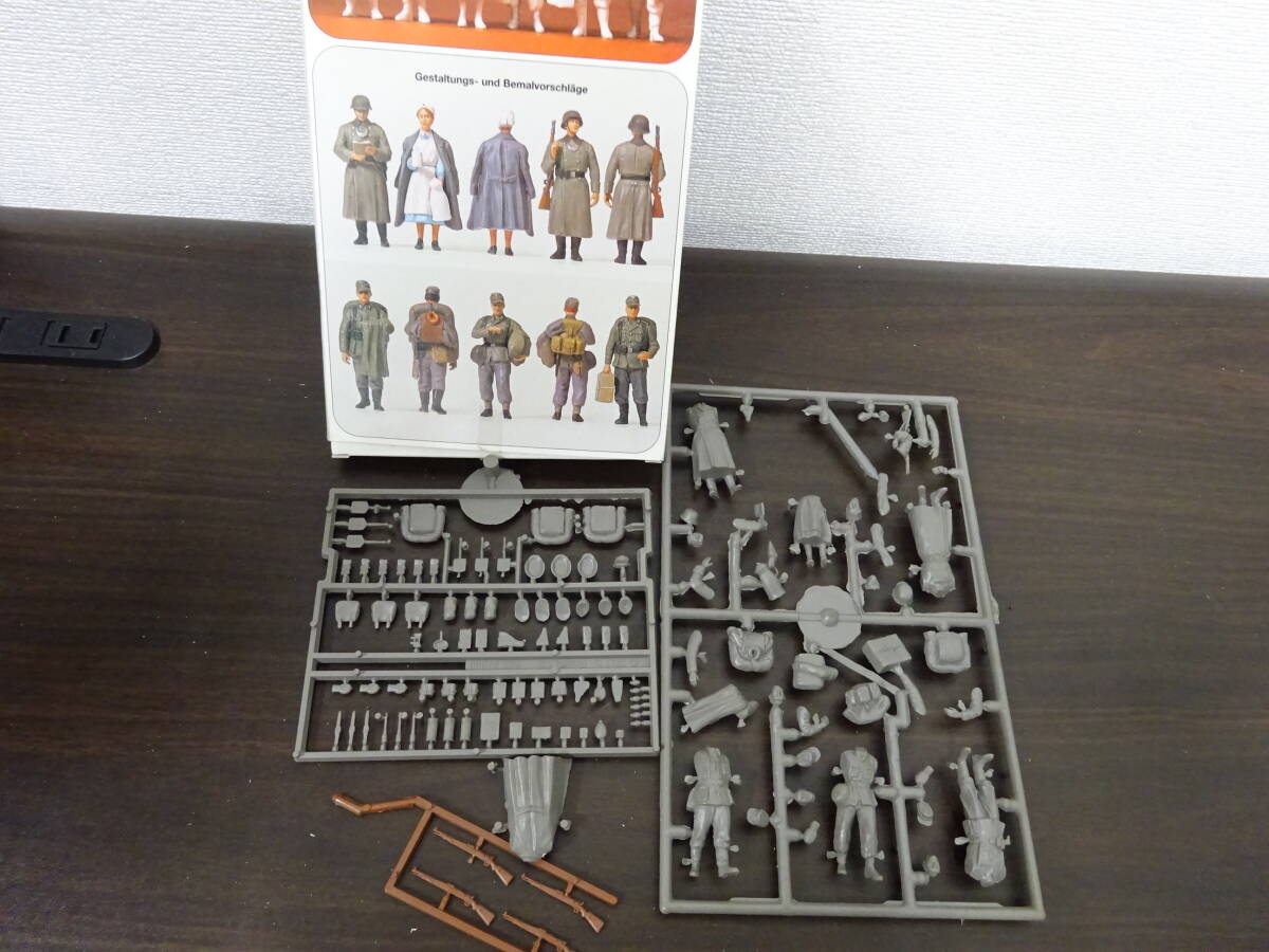 1/35　WW２フィギュアとイギリスの車両など　　製作手付かずですが中古品として　元払い送料￥５００出品者負担_画像9