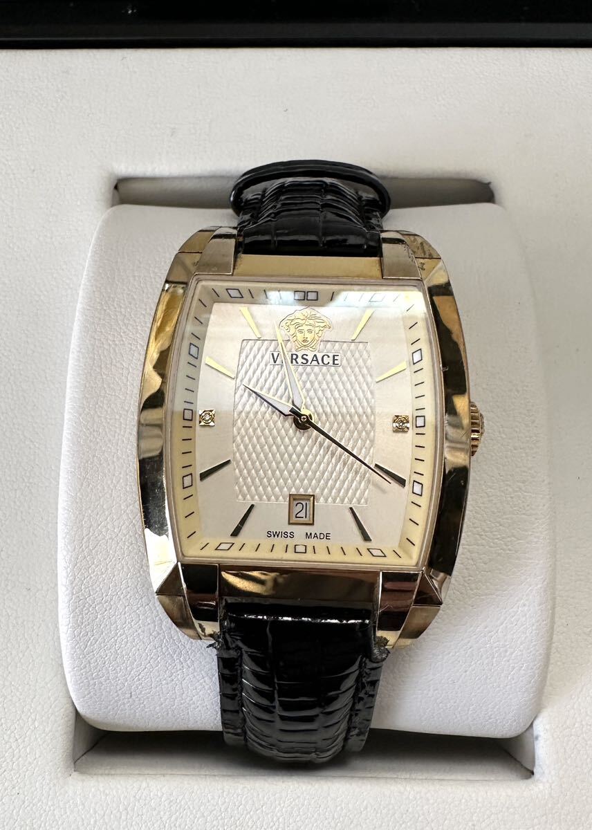 VERSACE ヴェルサーチ WLQ70 ゴールデントノー デイト クォーツ 腕時計 箱付 稼働品