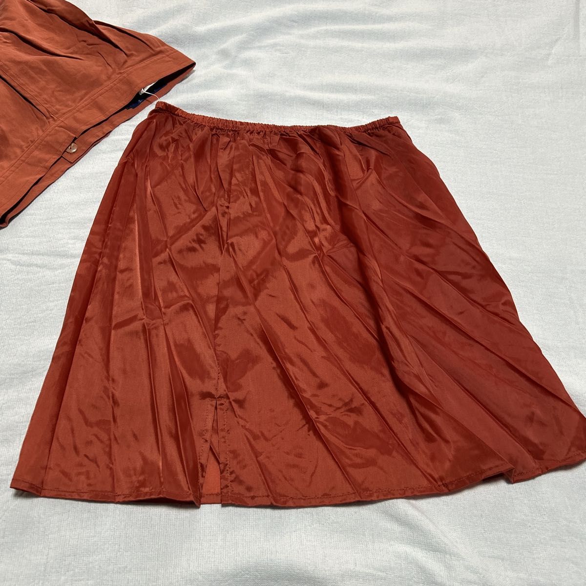 未使用品 Jasmi シルク フレアースカート オレンジ系 Mサイズ ポケット無し シルク100% ペチコート付き ロングスカート