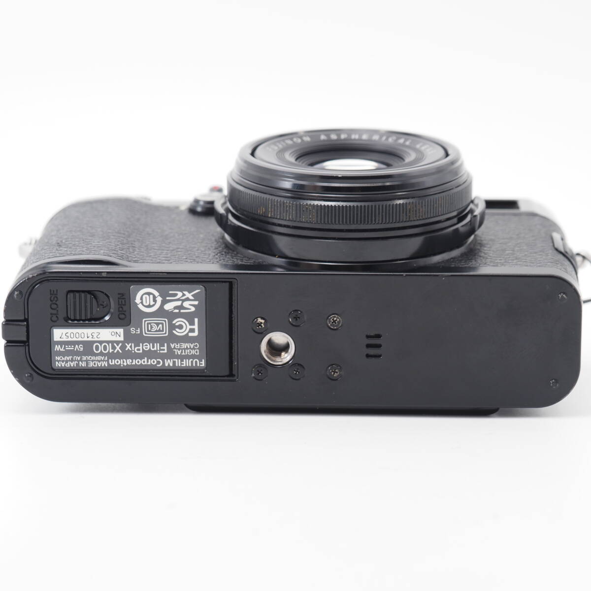 33660円 101836☆極上品☆FUJIFILM デジタルカメラ FinePix X100 33660円 101836☆極上品☆FUJIFILM デジタルカメラ FinePix X100