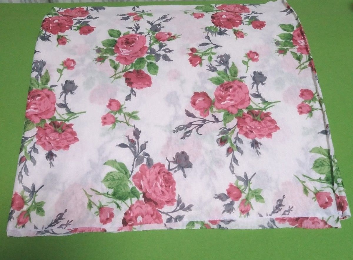 布　服地　薔薇　バラ　花柄　洋裁　材料　未使用　ストール　ショール　レディース