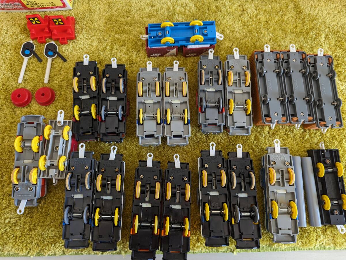 Yahoo!オークション - 絶版稀少品/TOMY/プラレール/DD51/DE10 Yahoo!オークション - 絶版稀少品/TOMY/プラレール/DD51/DE10