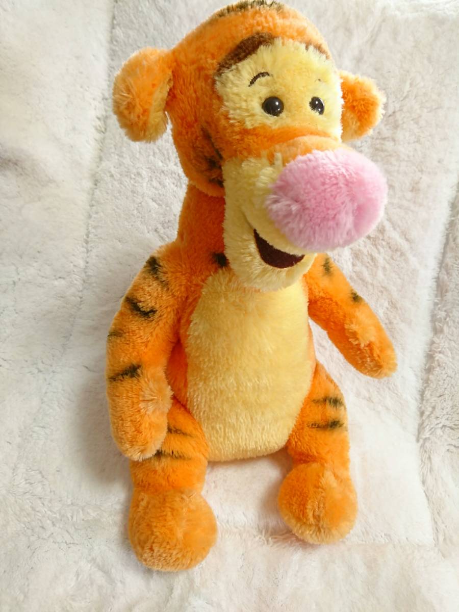  Disney store limitation / Winnie The Pooh / Tiger /Tigger/ soft toy / hand pair .. beans go in soft toy / soft /..../ kind . face soft toy 