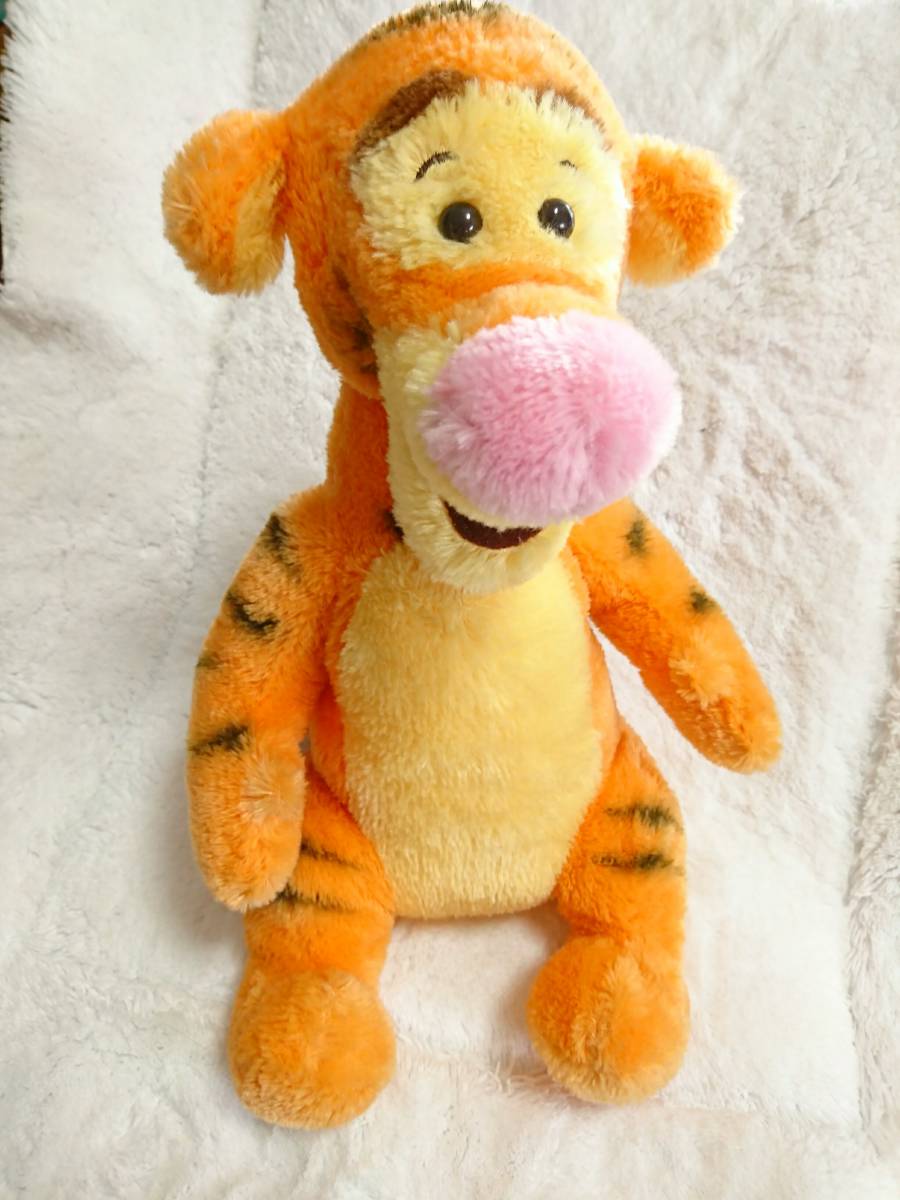  Disney store limitation / Winnie The Pooh / Tiger /Tigger/ soft toy / hand pair .. beans go in soft toy / soft /..../ kind . face soft toy 