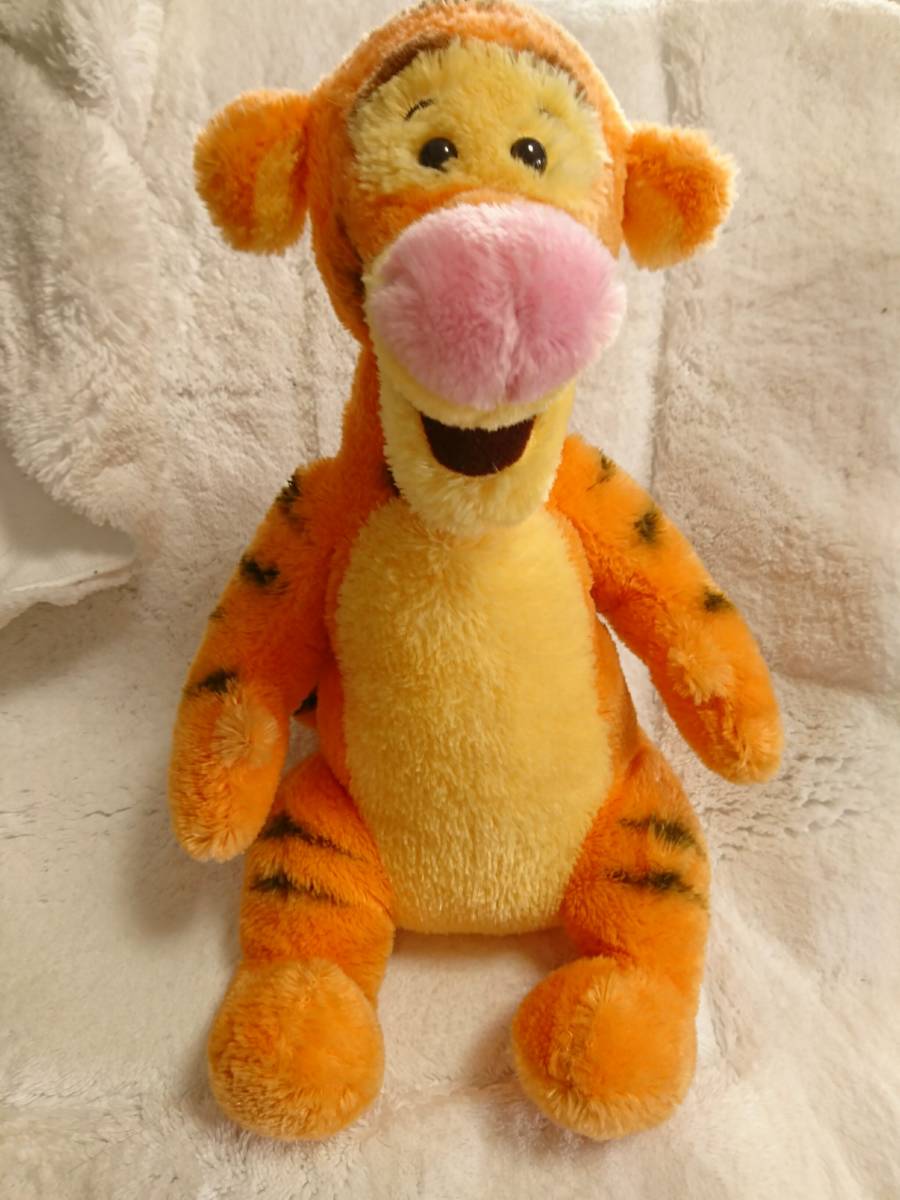  Disney store limitation / Winnie The Pooh / Tiger /Tigger/ soft toy / hand pair .. beans go in soft toy / soft /..../ kind . face soft toy 