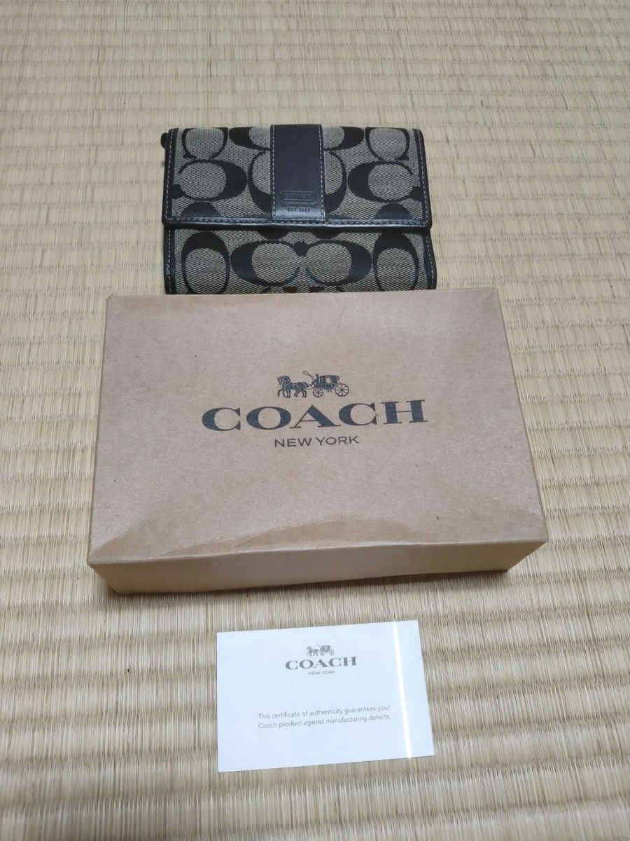 【送料無料】 コーチ　COACH　三つ折り 財布　シグネチャーモデル　収納抜群