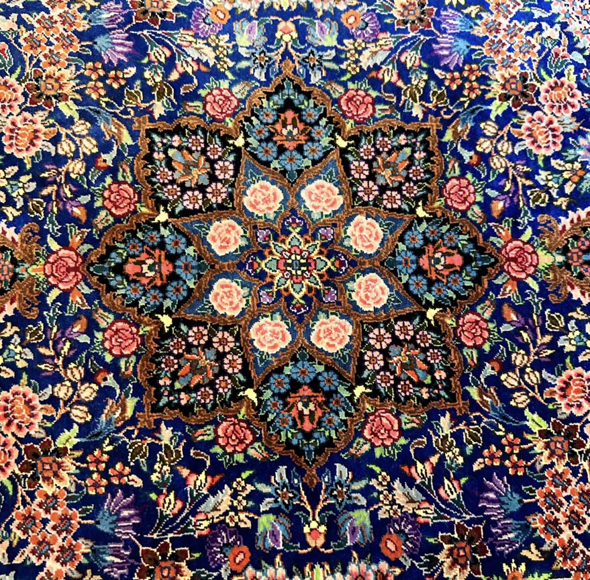 【3360】ペルシャ絨毯 クム産 レザイ工房 約90㎝×60㎝ シルク 100万ノットの画像3