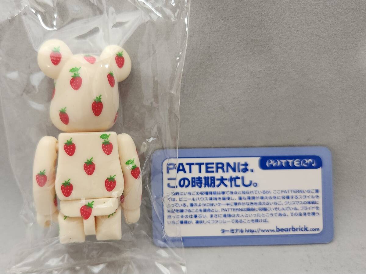 【ベアブリック★BE@RBRICK】シリーズ２９　パターン●PATTERN『イチゴ柄』　 100%_画像2