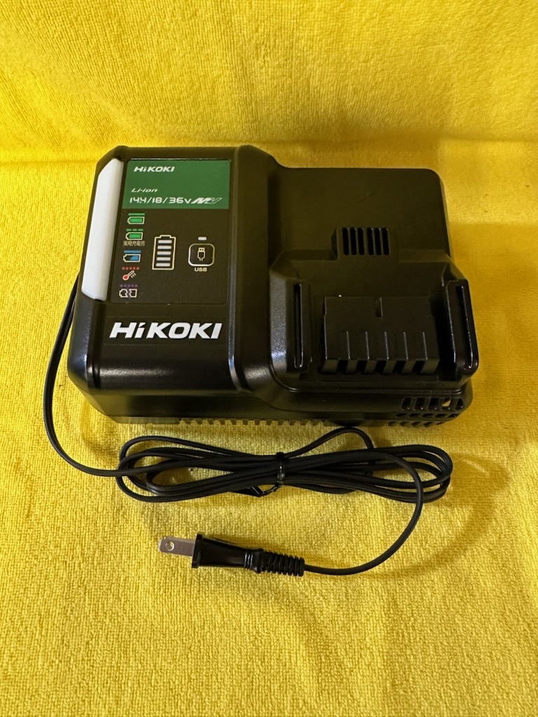 未使用展示品　HiKOKI UC18YDL2 急速充電器 スライド式リチウムイオン電池14.4V~18V対応 USB充電端子付 超急速充電 _画像2