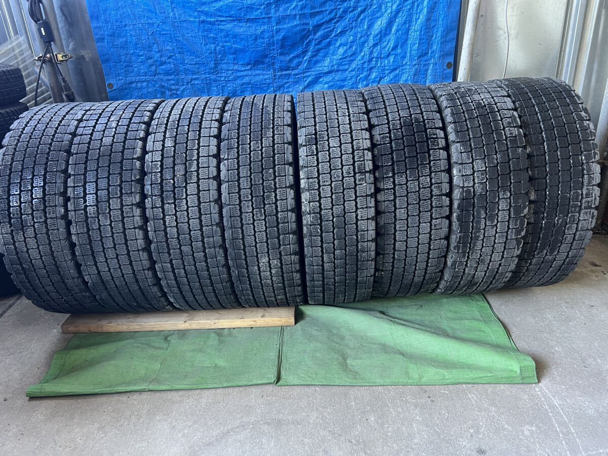 245/70R19.5 136/134J ブリジットW910スタッドレストラックタイヤ8本　9mm～11mm 送料無料_画像1