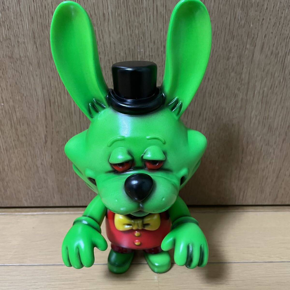 限定 コラボ SWINGTOYS かっこわらい雑貨店 BIG SWINGBUNNY スウィングトイズ スウィングバニー KAKKOWARAIZAKKATEN ソフビ SOFVI 新品_画像2