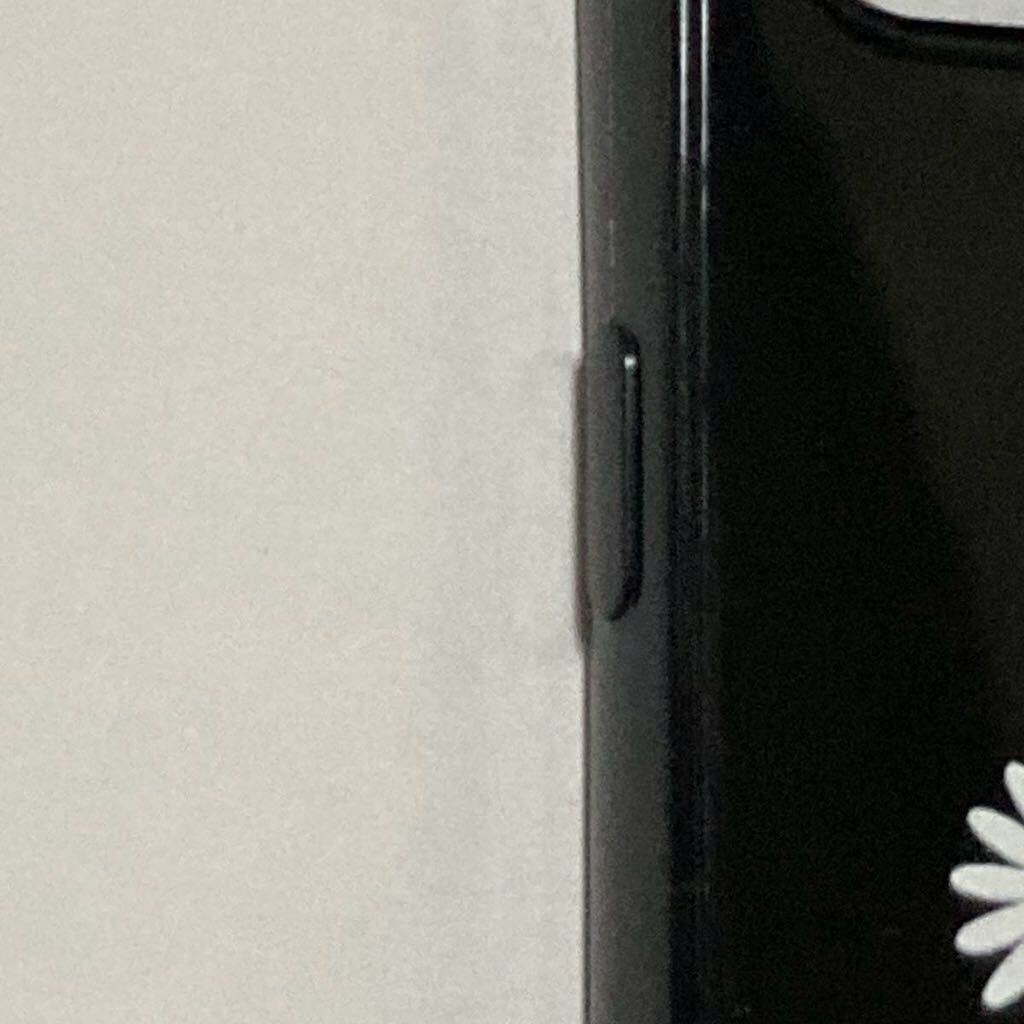 Phone SE2.3 iPhone7/8スマホケース　小花柄　花柄　マーガレット　ブラック　黒　かわいい　春カラー　送料無料_画像6