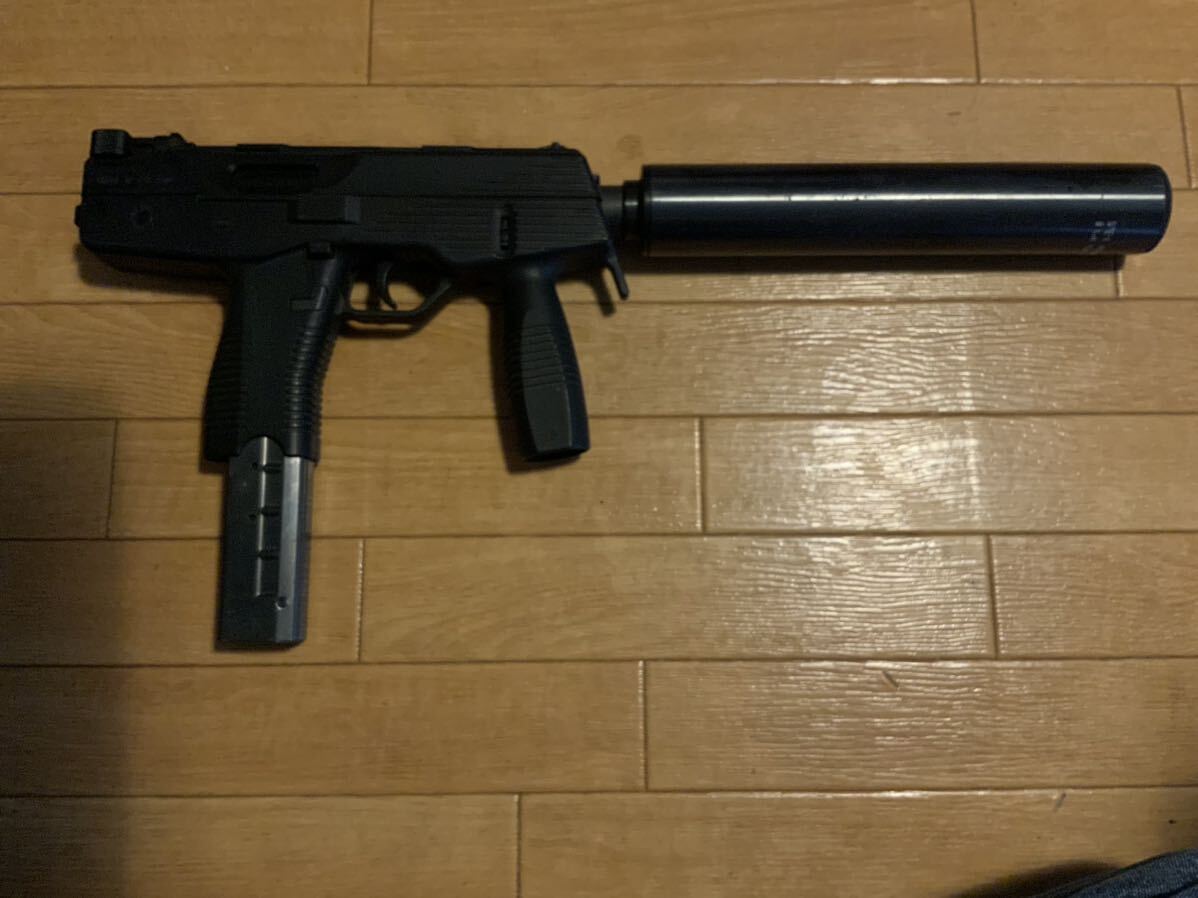 ガスガン　MP9 動作確認無し　ジャンク　　　　　　　　サブマシンガン　モデルガン　エアガン _画像1