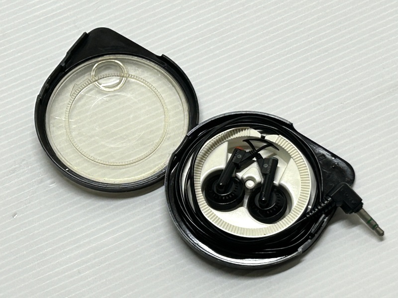 Yahoo!オークション - 稀少レア品 難あり品試聴OK SONY MDR-E242 Yahoo!オークション - 稀少レア品 難あり品試聴OK SONY MDR-E242