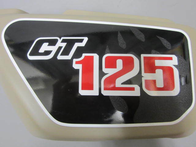 ★ CT125 ハンターカブ 新車外し右サイドカバー №2の画像9