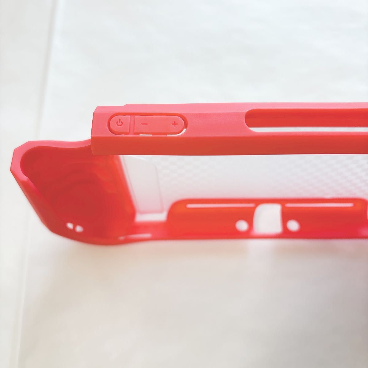 【新品未使用】Nintendo Switch Lite専用 本体カバー ケース コーラルピンク 【新品未使用】Nintendo Switch Lite専用 本体カバー ケース コーラルピンク