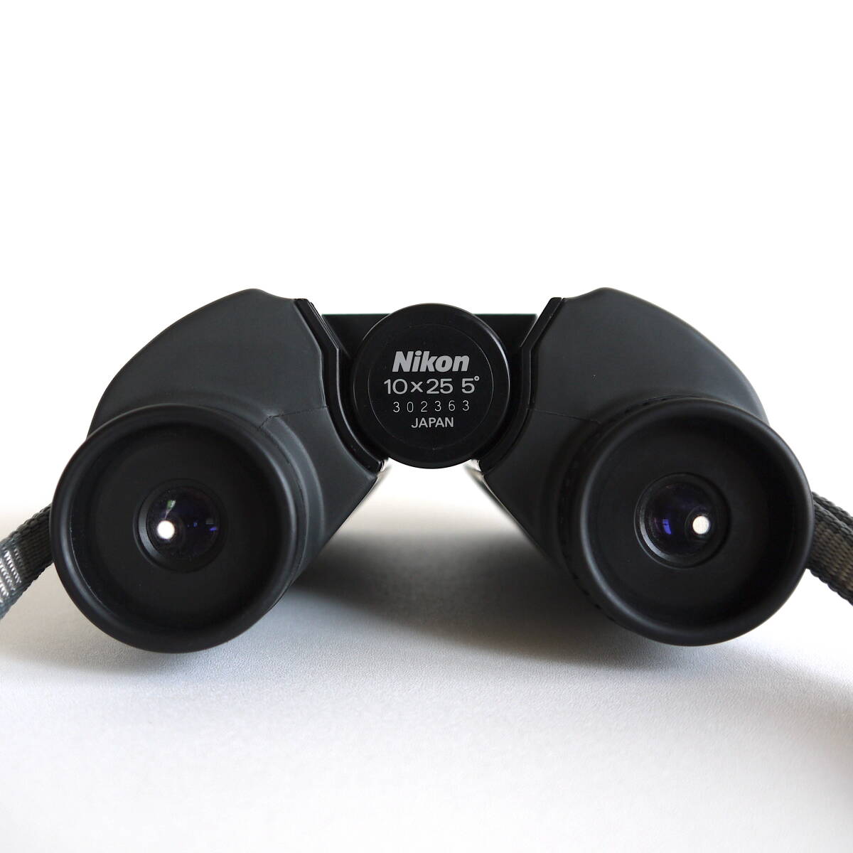 Nikon WATER PROOF　ニコン ウォータープルーフ　双眼鏡　10×25 5°〈 ニコン純正ストラップ付き 〉防水機能　日本製　美品_画像3