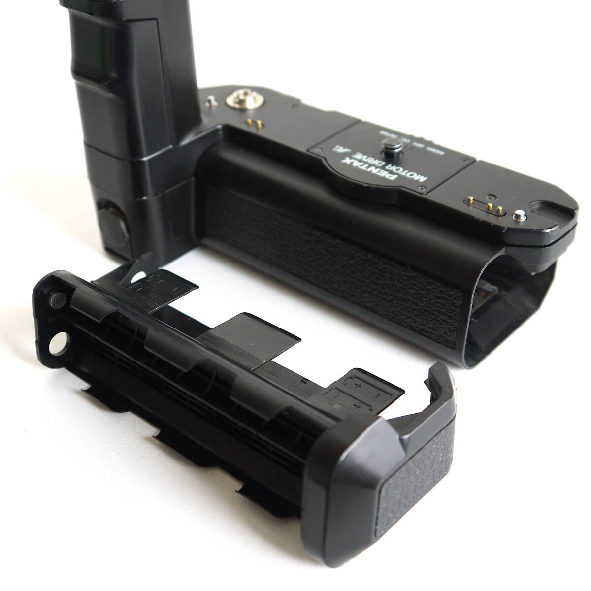 PENTAX MOTOR DRIVE A × BATTERY PACK A「ペンタックス モータードライブ A」日本製　ブラック　美品_画像4