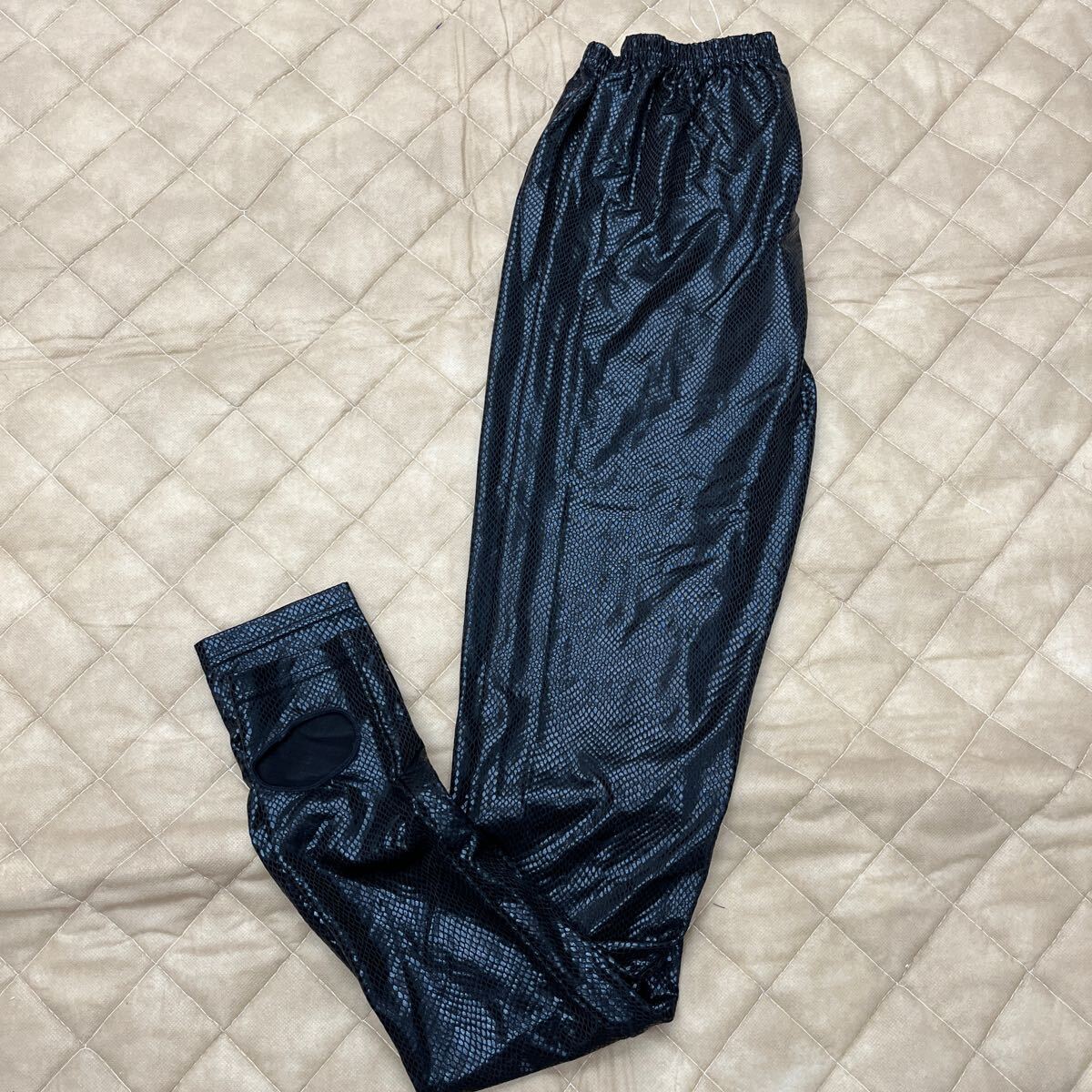 超お値打ち出品 Lady's テカテカパイソン柄フェイクレザートレンカレギンス 新品タグ付未使用品