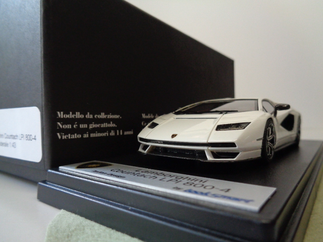 Looksmart 1/43 Lamborghini Countach LPI 800-4 Bianco Siderale ルックスマート　_画像4