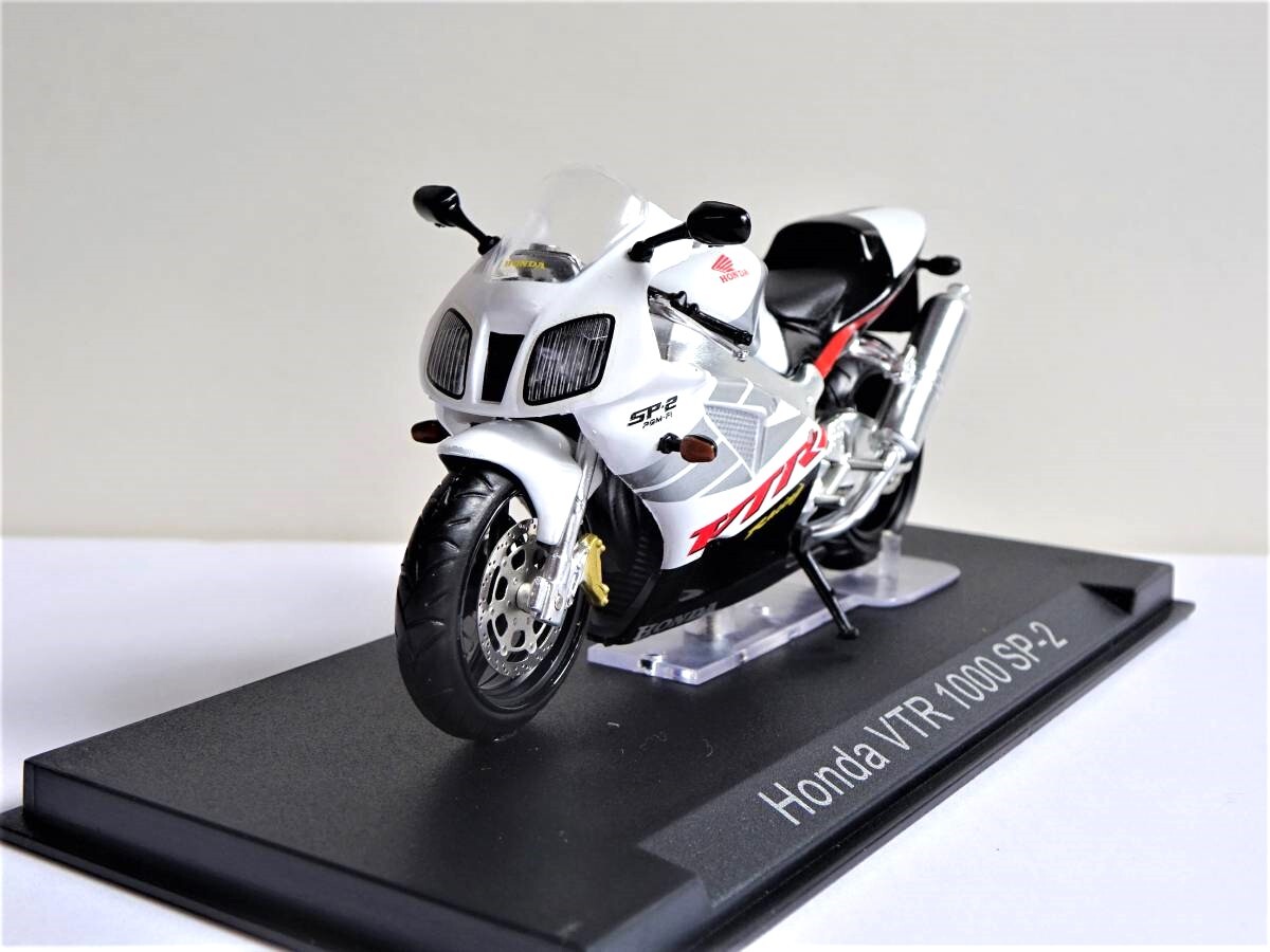 #1/24 Honda ホンダ VTR 1000 SP-2 by Ixoの画像2