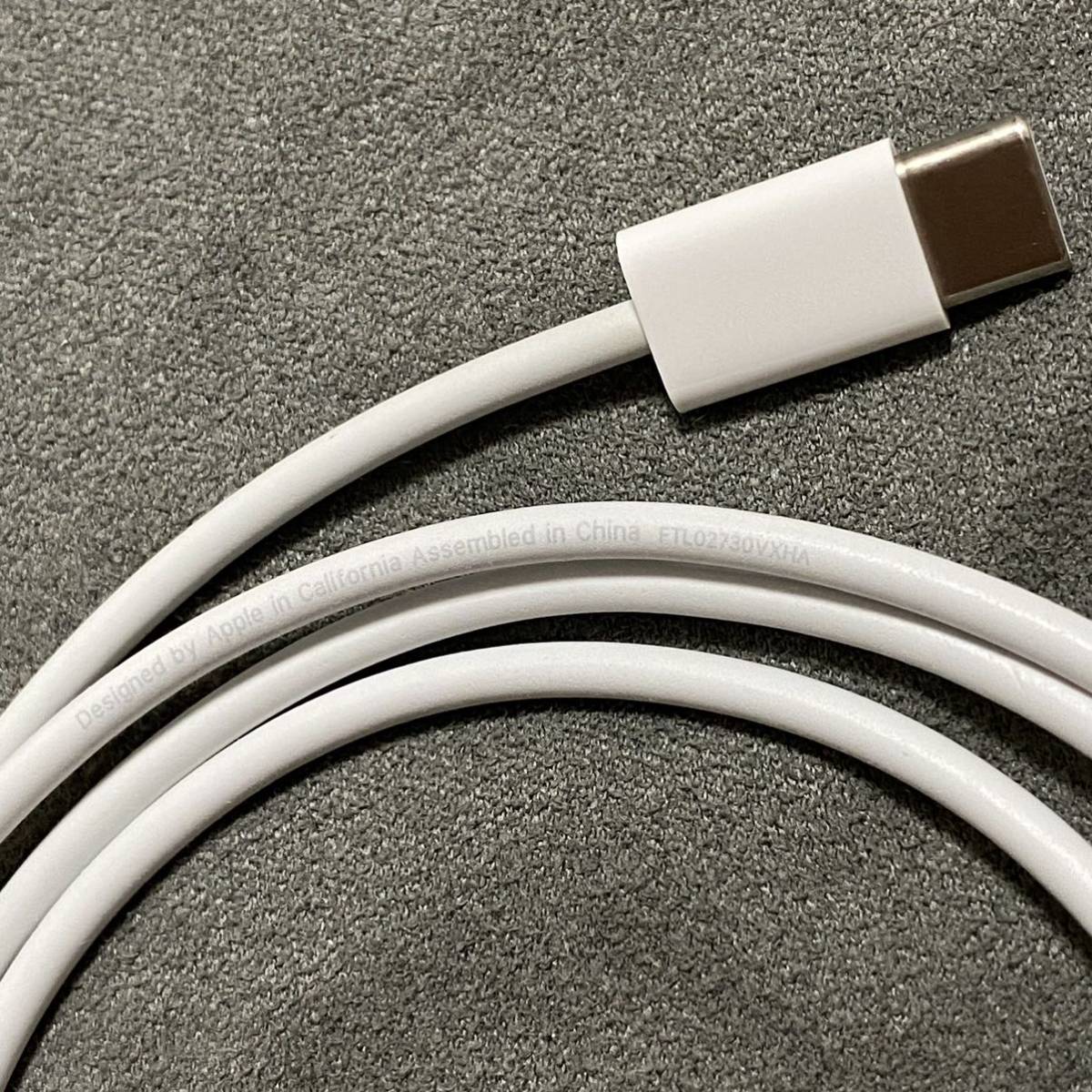 Apple 純正品 USB-C 充電ケーブル 1m A1997 iPad 付属品 USB-C to USB-C MM093FE/A MUF72FE/A type-C 送料無料 送料込_画像2