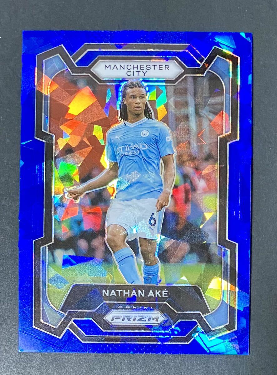 【カラーマッチ】Nathan Ake, Manchester City Blue Ice Prizms /75 2023-24 PANINI PRIZM PREMIER LEAGUE SOCCER _画像1