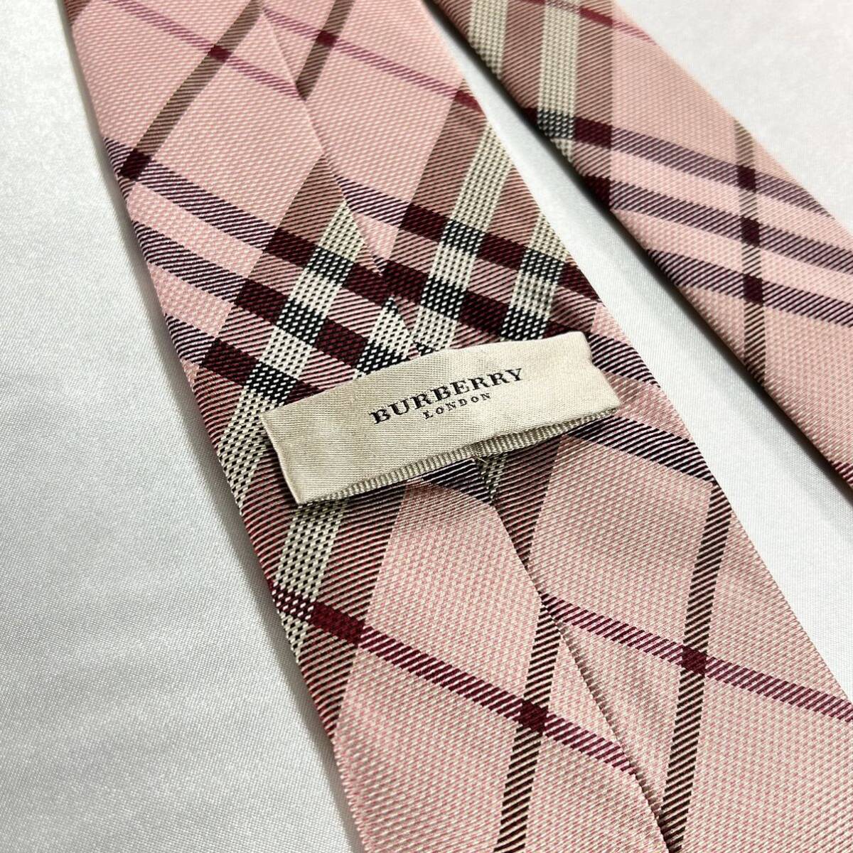  Burberry London проверка шелк галстук Италия производства BURBERRY LONDONnoba проверка бренд . впечатление цвет большой . ширина 9cm бесплатная доставка 
