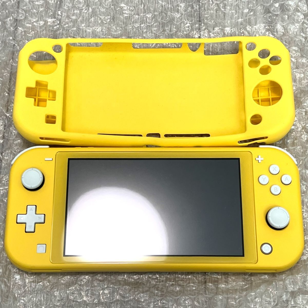 〈極美品・難あり・現状品〉SW ニンテンドースイッチ ライト 本体 イエロー シリコンカバー Nintendo Switch Lite Yellow 黄色 ジャンク_画像1