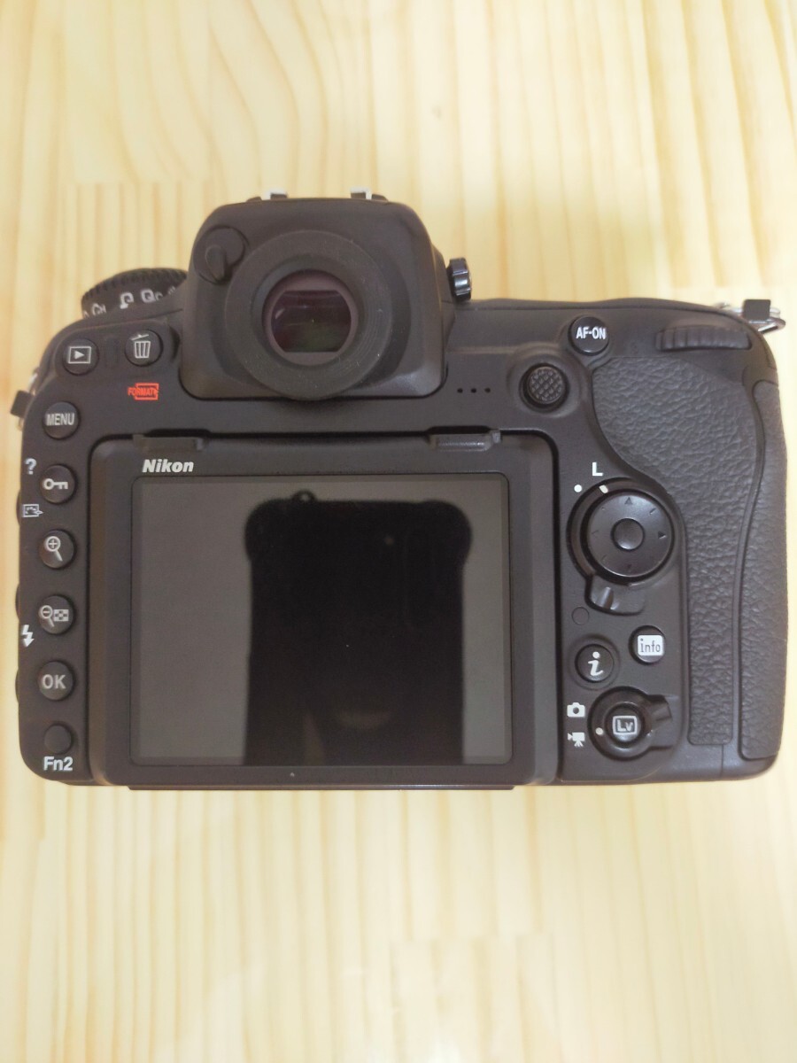 実用美品 Nikon ニコンD500 デジタル一眼レフカメラ ボディ 実用美品 Nikon ニコンD500 デジタル一眼レフカメラ ボディ