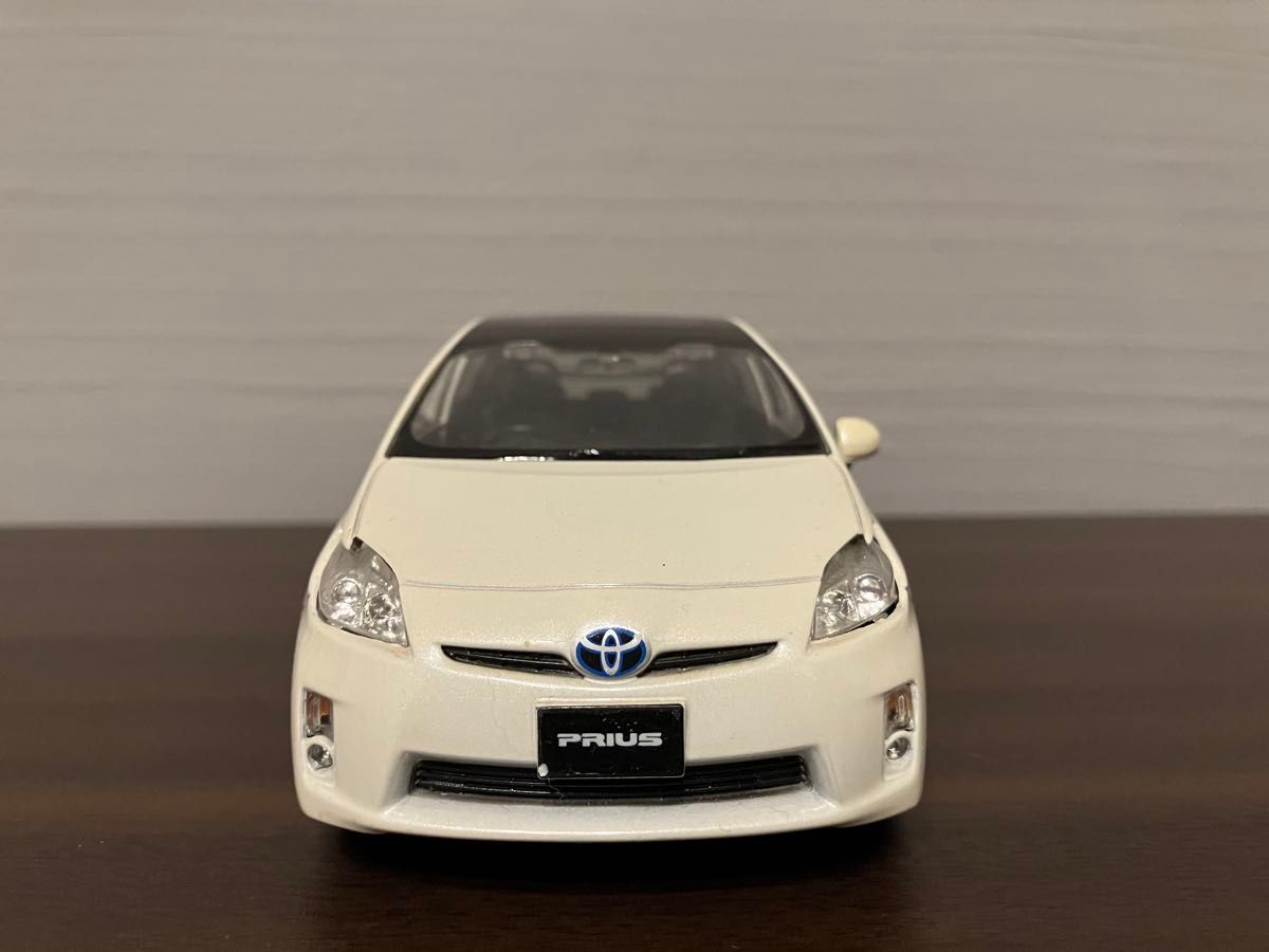 トヨタ カラーサンプル ミニカー プリウス ホワイトパール トヨタ カラーサンプル ミニカー プリウス ホワイトパール