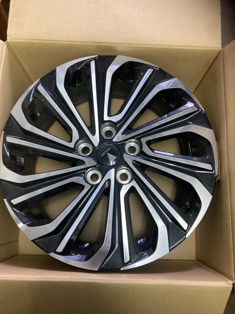 * Prius 60 series Modellista wheel 17 -inch 5 hole 4ps.@* black x polish * beautiful goods selling out!! *