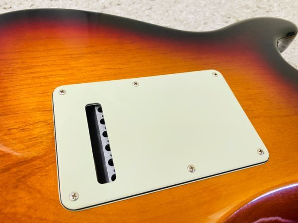 Fender USA American ELITE Stratocaster 3-Color Sunburst フェンダー ストラト 2017年【メンテナンス済】 ♪の画像6