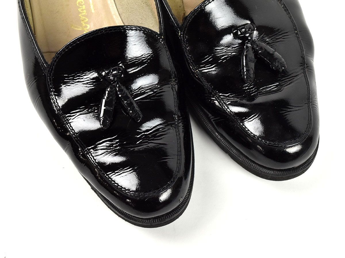 166590〇 Ferragamo フェラガモ ローファー パンプス 靴 23.5cm パテントレザー エナメル ブラック 黒 レディース ローヒール/ F_画像3