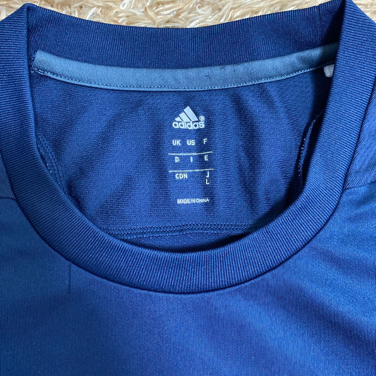 t45 adidas スポーツtシャツ サイズL表記 中国製_画像4