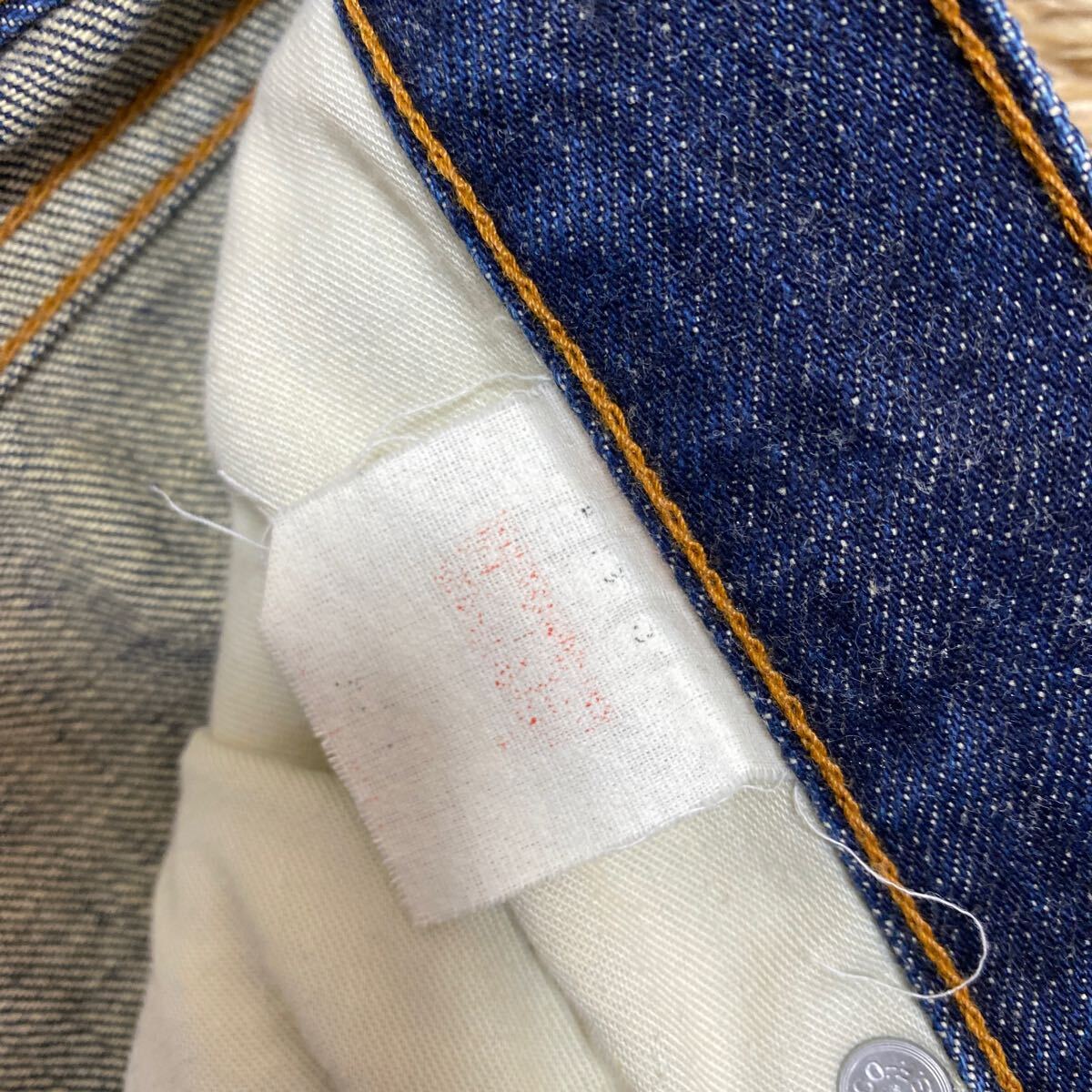 t63 Levi's 503 джинсы    размер  W29L36 обозначение 