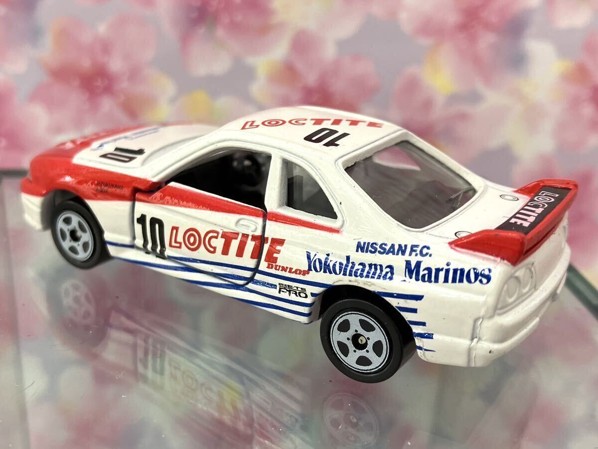 TOMICAトミカ ニッサン スカイライン GT-R R-33 Yokohama Marinos 横浜マリノス II ADO COMPANY アイアイ アド カンパニー 赤×白の画像7