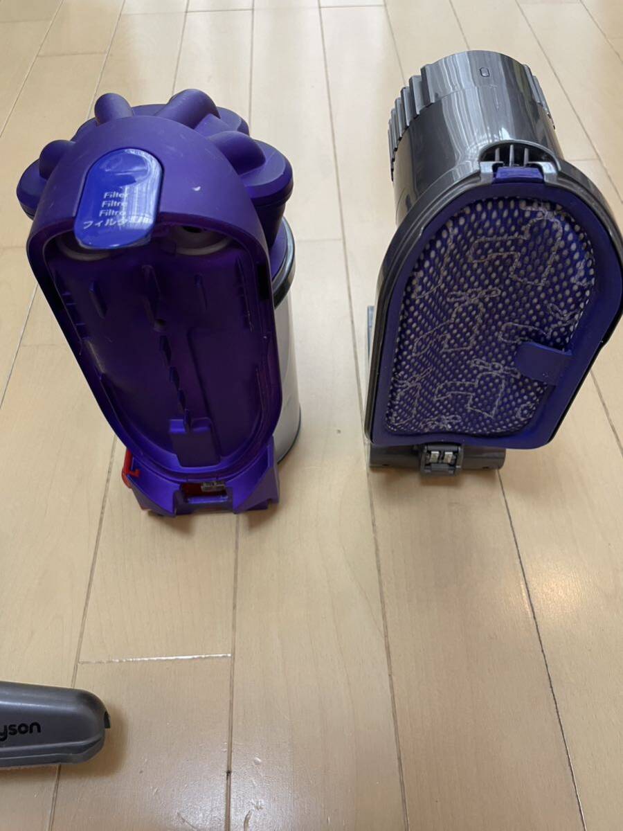 ダイソン コードレスクリーナー DC43 作動確認済み コードレス掃除機 サイクロンコードレスクリーナー dyson 引越　単身赴任　一人暮らし_画像5