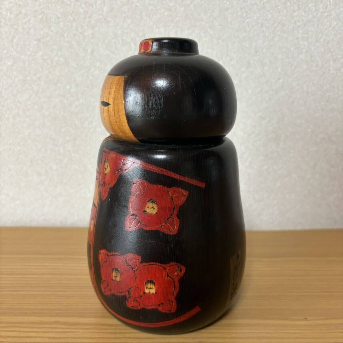 50.. восток . произведение произведение kokeshi высота 18cm 819g традиция прикладное искусство . земля игрушка японская кукла традиция kokeshi народные товары украшение [ стоимость доставки выставляющая сторона плата *1 иен распродажа ]