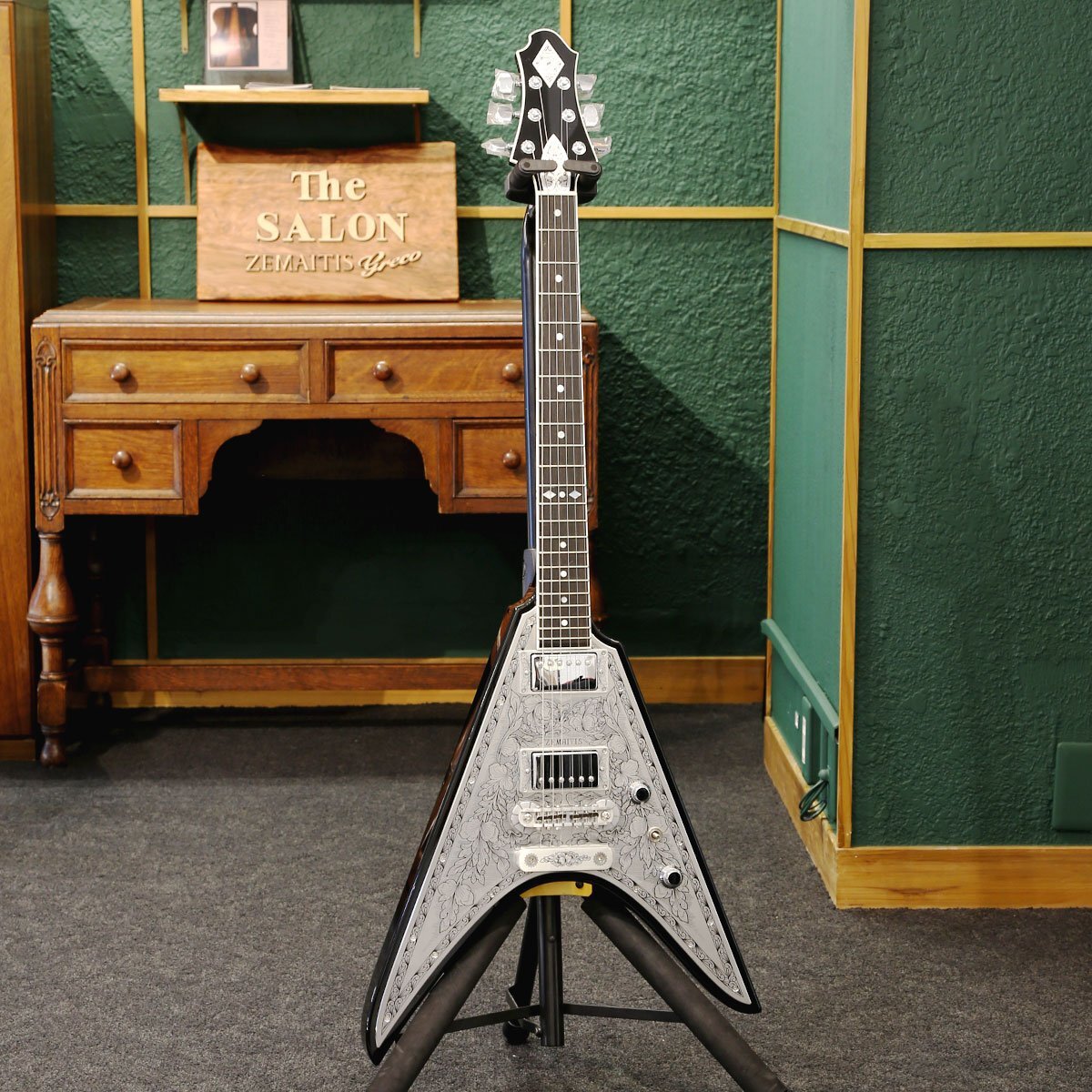 送料無料 訳あり 特価 Zemaitis Metal Fronts MFGV22 BK Gloss Black ゼマイティス ギター エレキギター 店頭展示品 検品調整済出荷 ケースの画像2