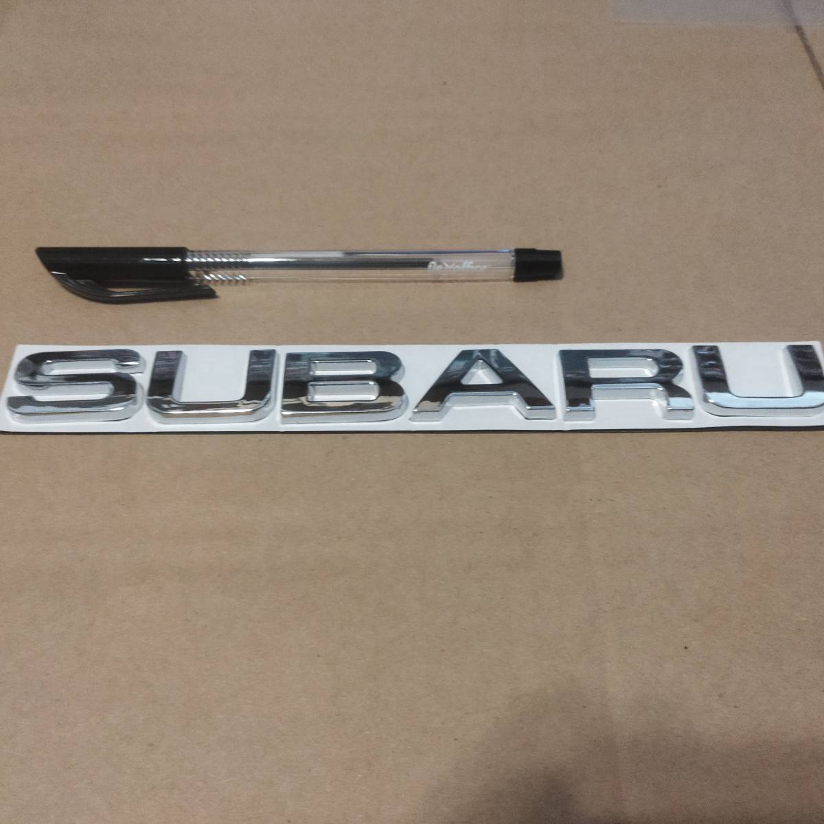 【送料無料】SUBARU エンブレム メッキシルバー 横21.5cm×縦3cm×厚さ5mm ⑥　スバル SUBARU 金属製_画像1