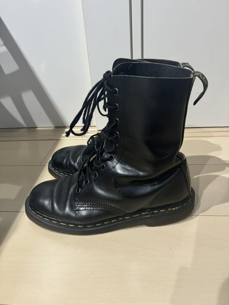 価格見直し　希少　プリントタグ　英国製 Dr.Martens ドクターマーチン １０ホールブーツ 黒 UK7 26センチ　イングランド製_画像2