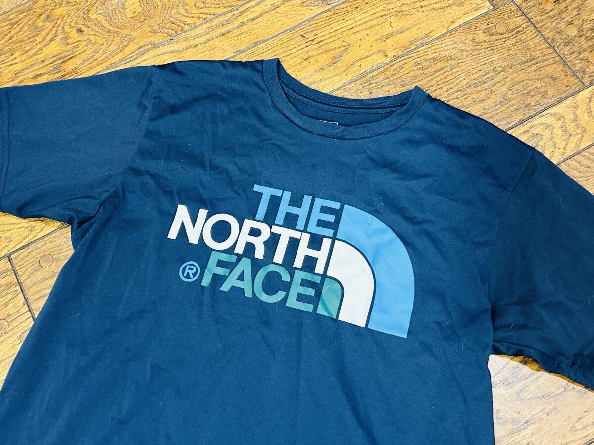 A2875 ノースフェイス THE NORTH FACE◆半袖 Tシャツ メンズM 紺色 プリント 正規品の画像3